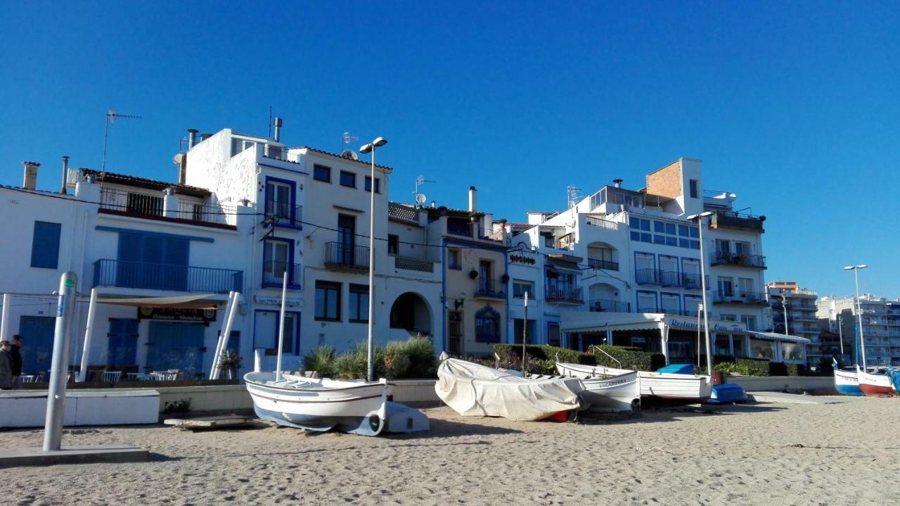 Puerto Costa Brava Apartments Бланес Екстериор снимка